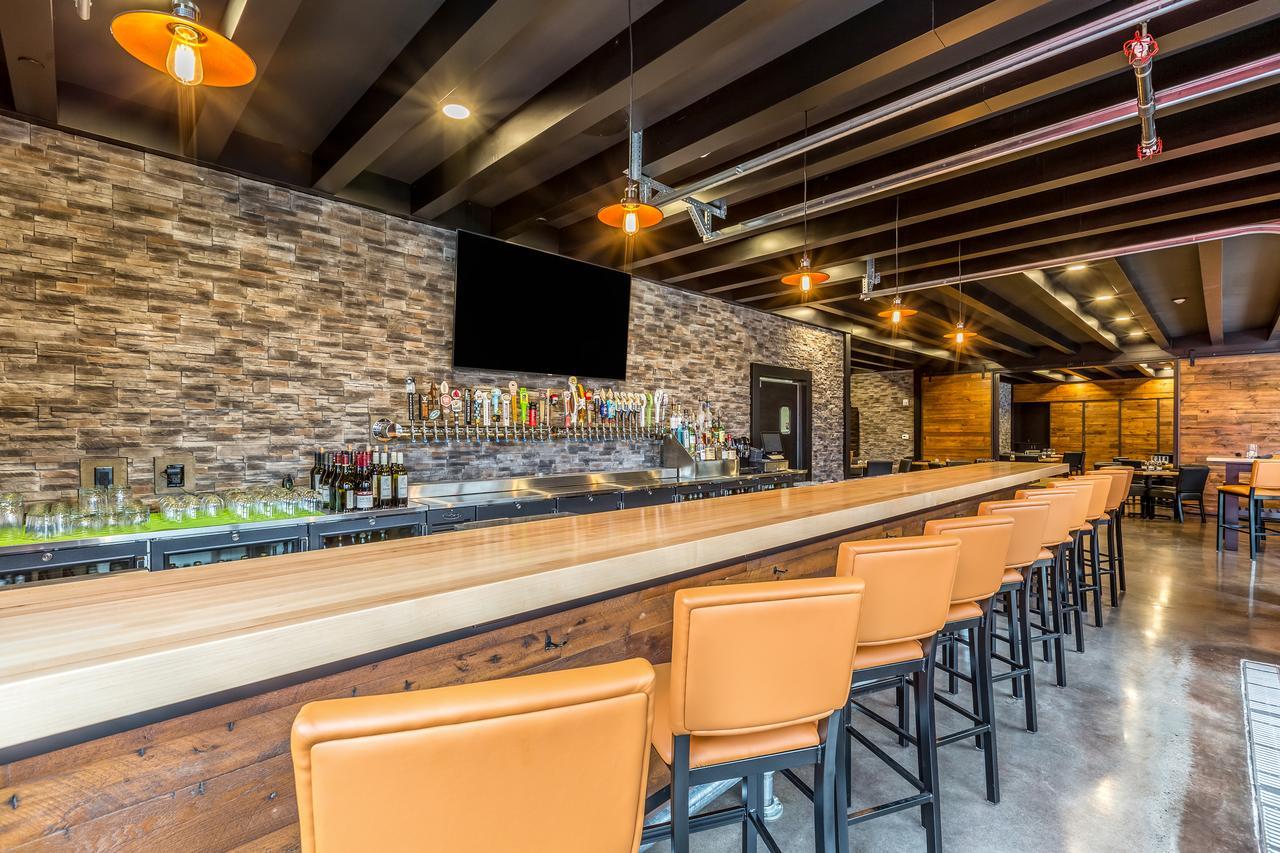 Cobblestone Hotel & Suites Hartford Екстериор снимка