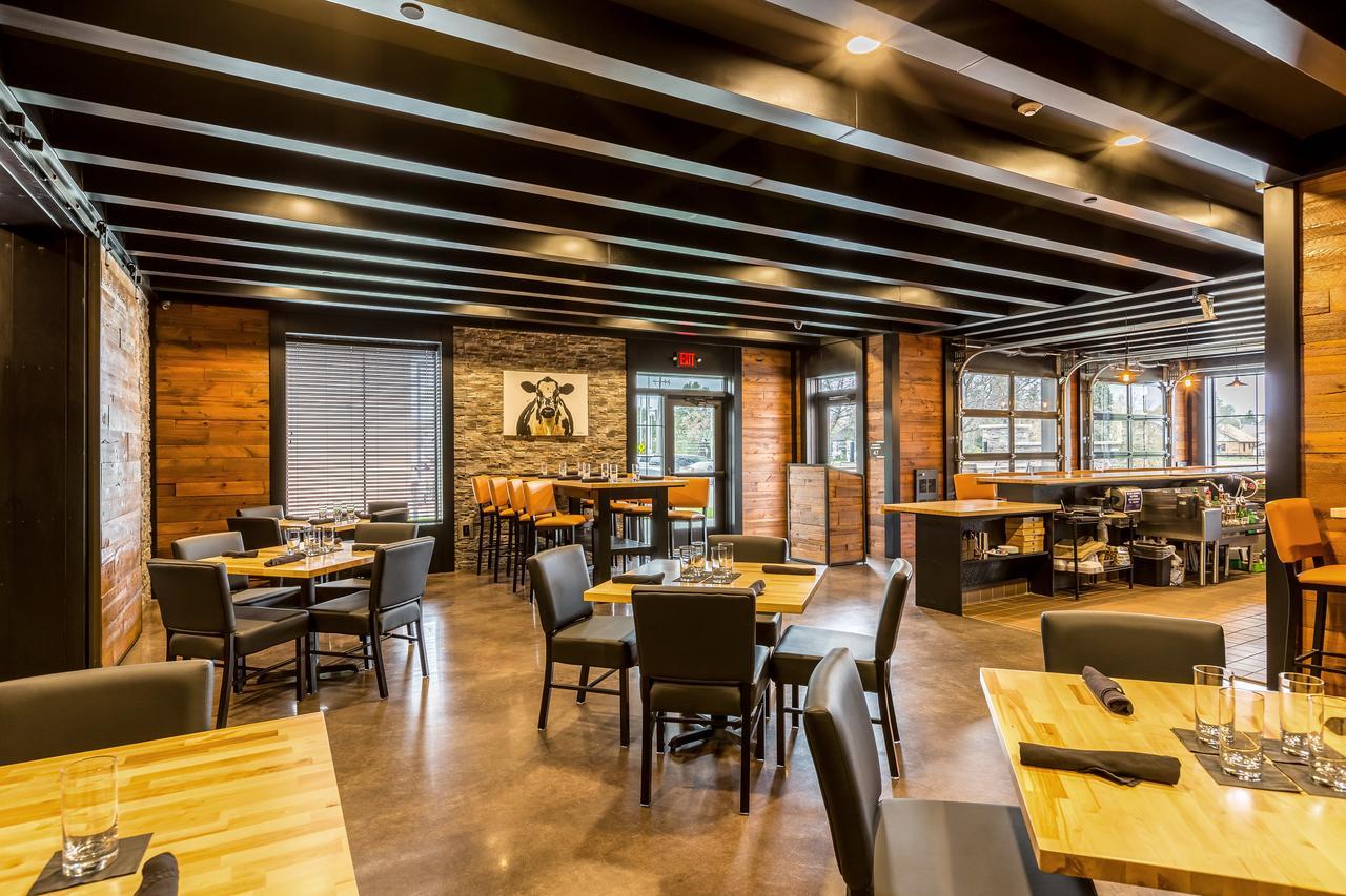 Cobblestone Hotel & Suites Hartford Екстериор снимка