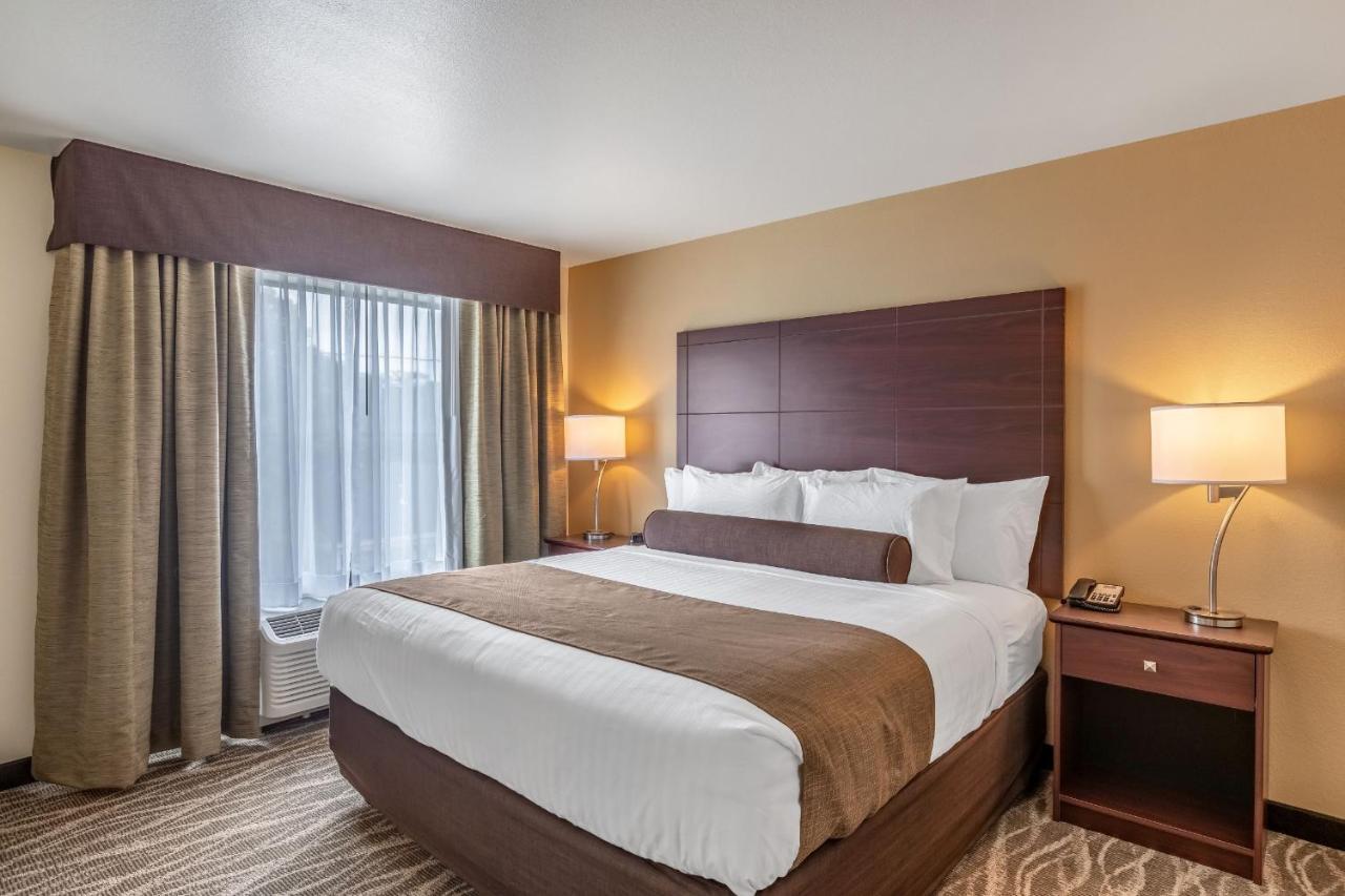 Cobblestone Hotel & Suites Hartford Екстериор снимка