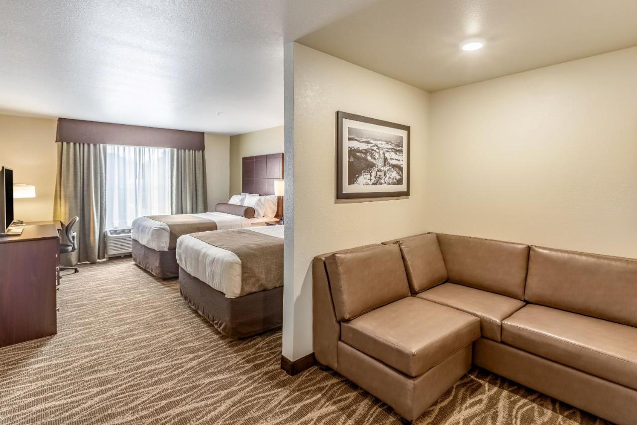 Cobblestone Hotel & Suites Hartford Екстериор снимка