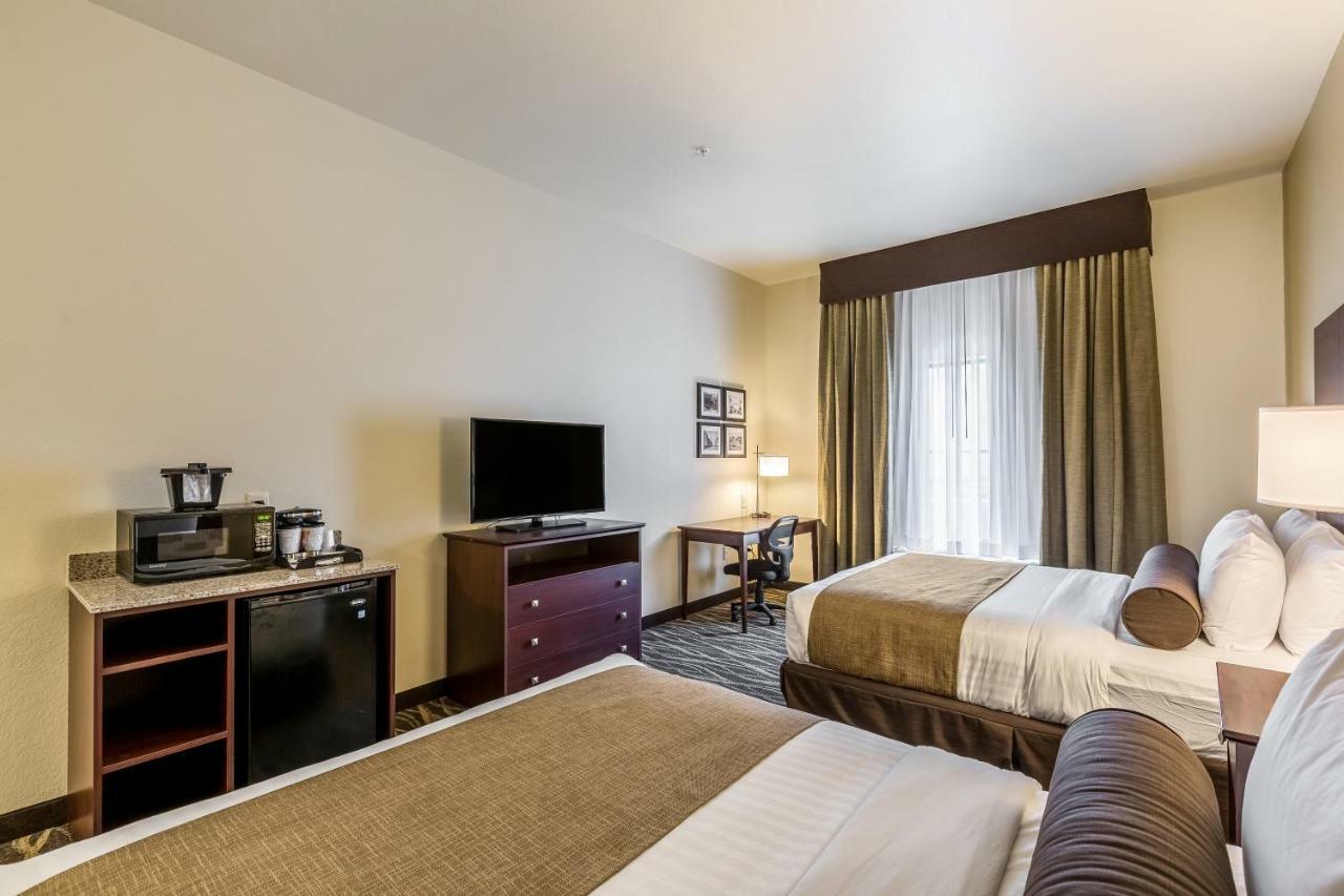 Cobblestone Hotel & Suites Hartford Екстериор снимка