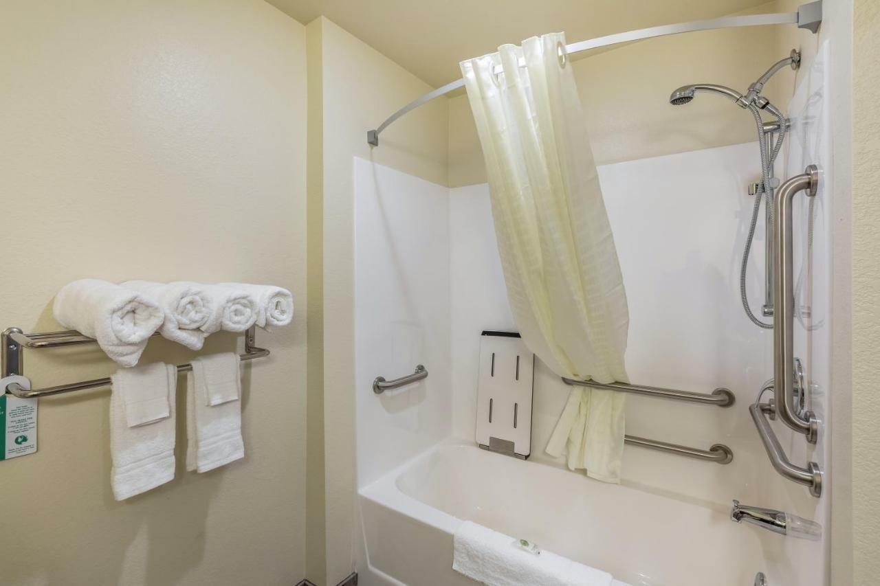 Cobblestone Hotel & Suites Hartford Екстериор снимка